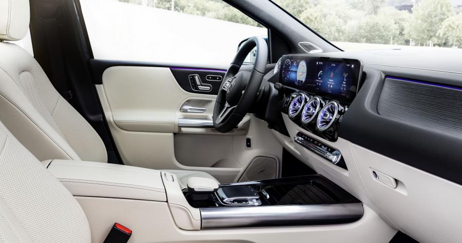 Интерьер Mercedes-Benz B200 Progressive (W247) 2019 года  (WW) (фото 12 из 56)